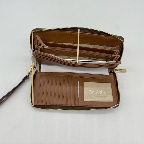 Michael Kors Large Kenly Tote Bag &Continental NWT
Wallet Wristlet | BUNDLE DEAL - Picture 7 of 9